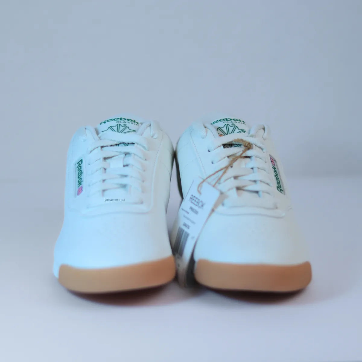 Vista frontal zapatillas Reebok Princess Women mujer diseño estilizado y cómodo