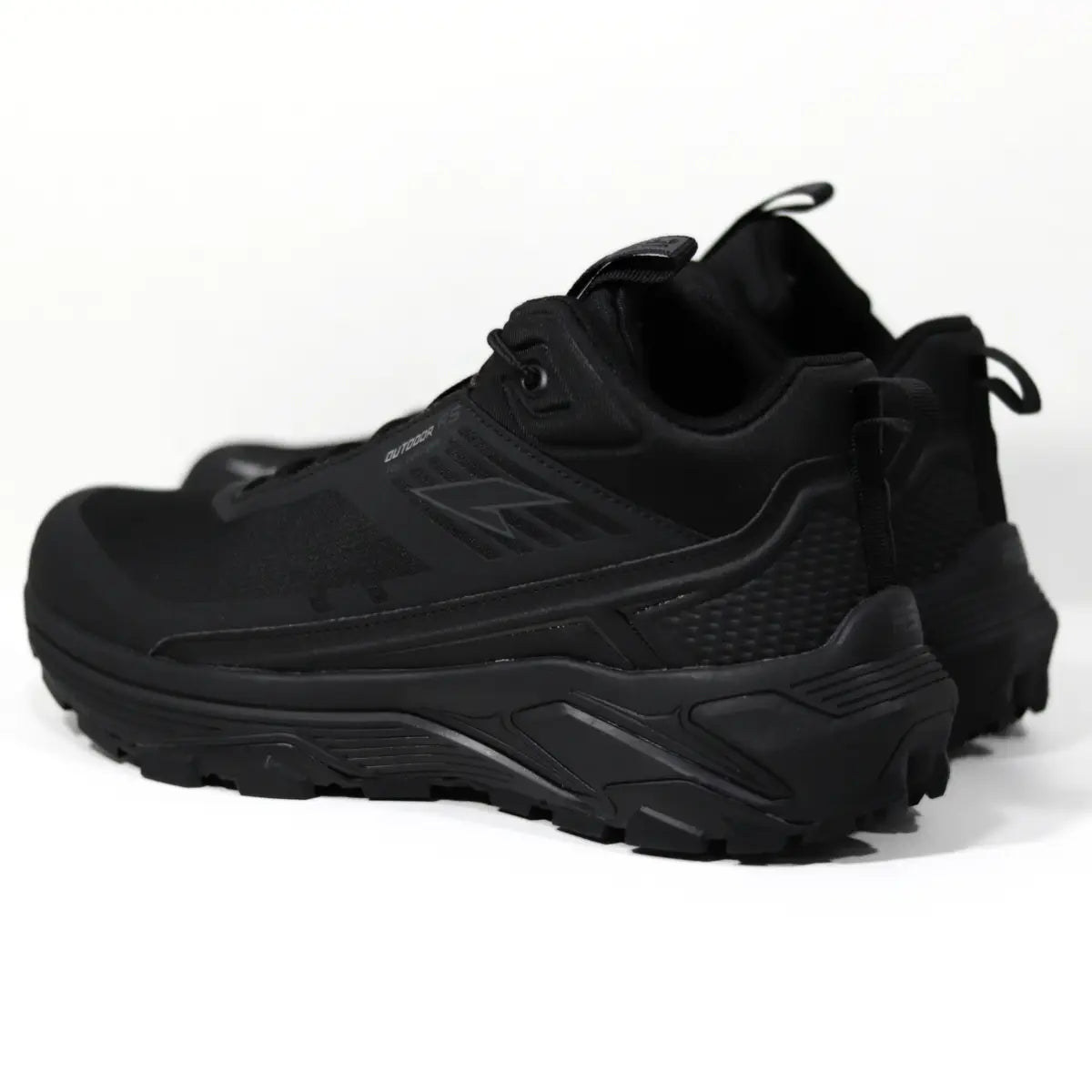 Botas outdoor hombre RS Performance Balistic negras vista en ángulo trasero de tres cuartos