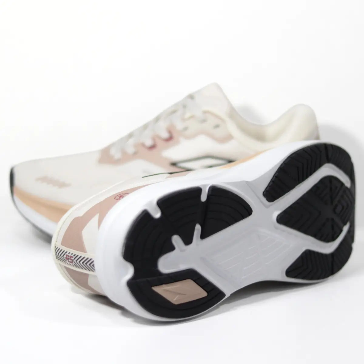 Suela negra con diseño de alta tracción de las zapatillas hombre RS Performance Dash beige