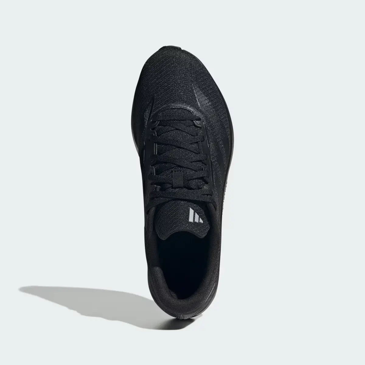 Vista superior de zapatillas Adidas Duramo RC2 M negras mostrando el exterior de malla transpirable y cordones