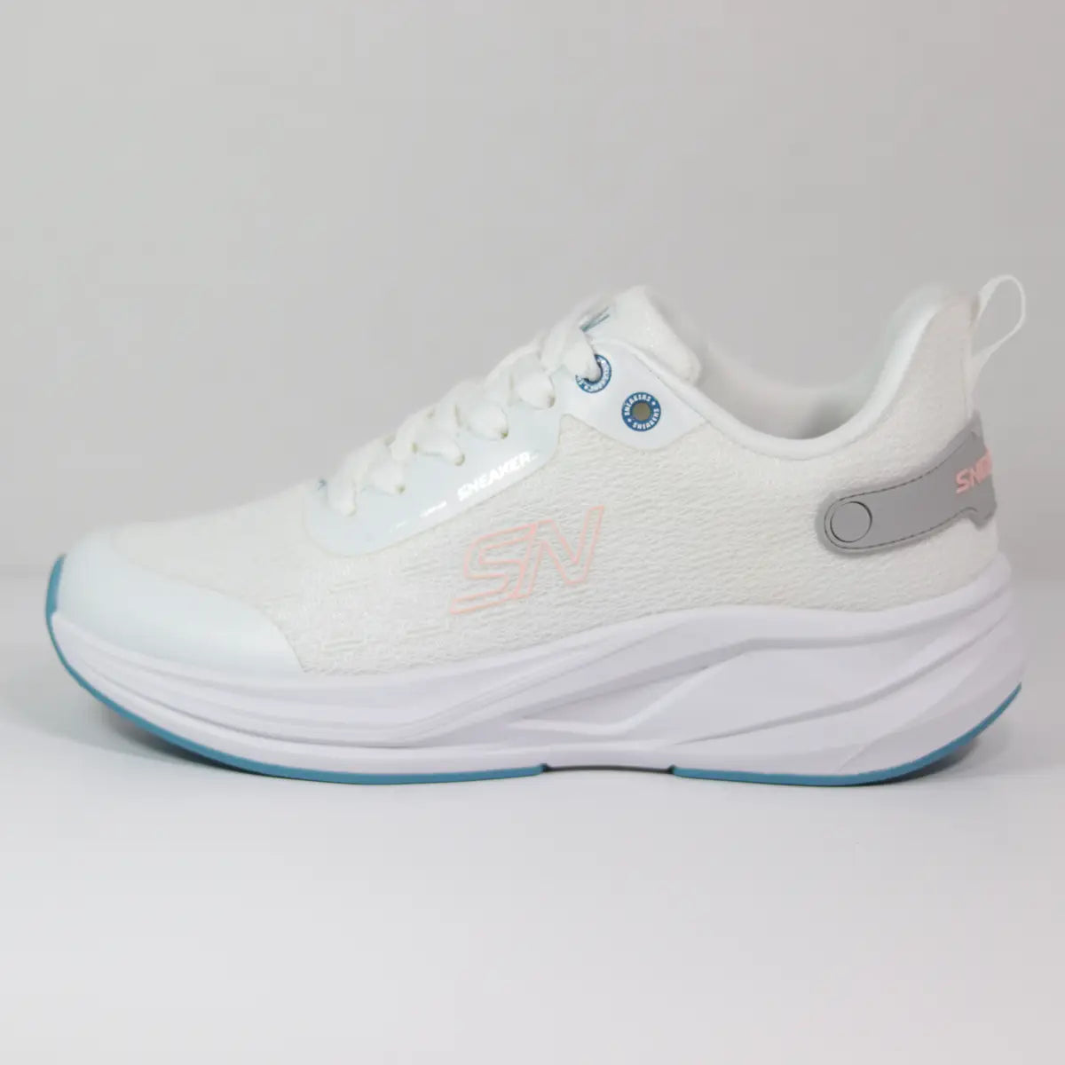 Zapatillas mujer Sneakers Supply White Sand perfil blanco con detalles azul cielo y rosa