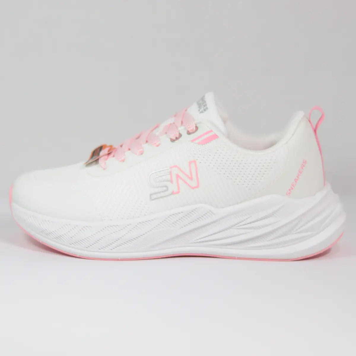 Zapatillas mujer Sneakers Supply Coral Rose perfil lateral externo blanco con logo SN rosa