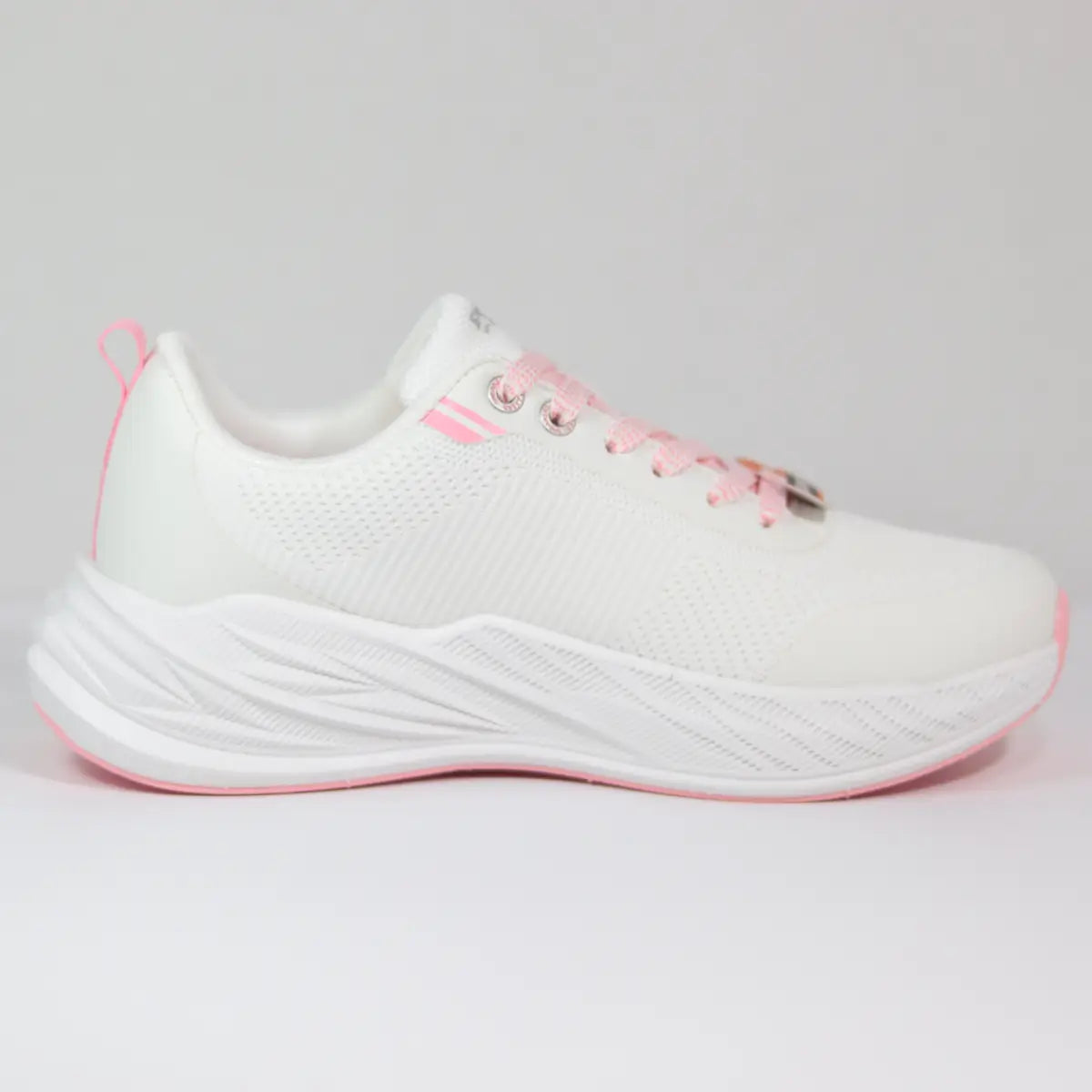 Vista lateral interna zapatillas blancas mujer modelo Coral Rose con cordones tejidos en rosa