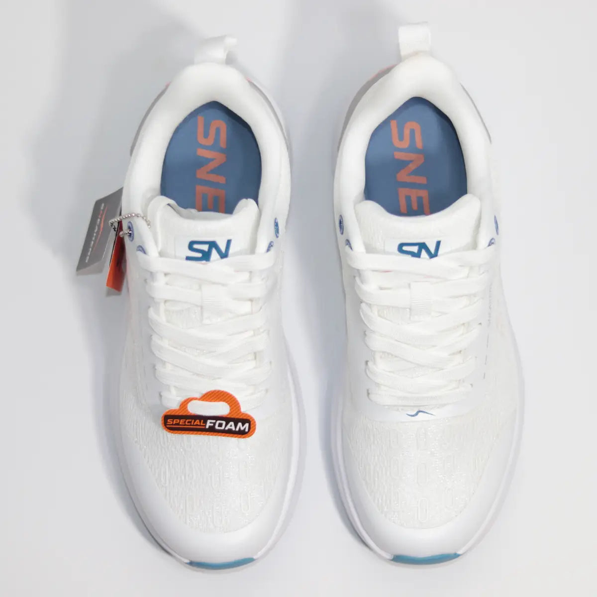 Vista superior interior zapatillas White Sand plantillas azules y lengüeta con logo SN