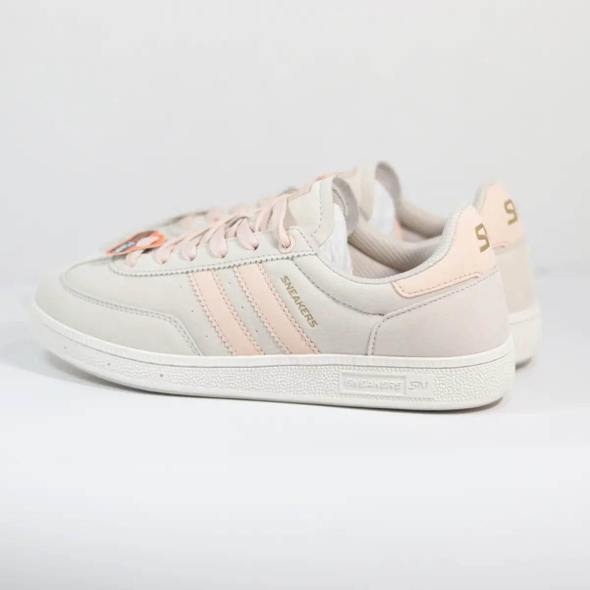 Par de zapatillas mujer estilo vintage beige crema cordones rosas y etiqueta Special Foam