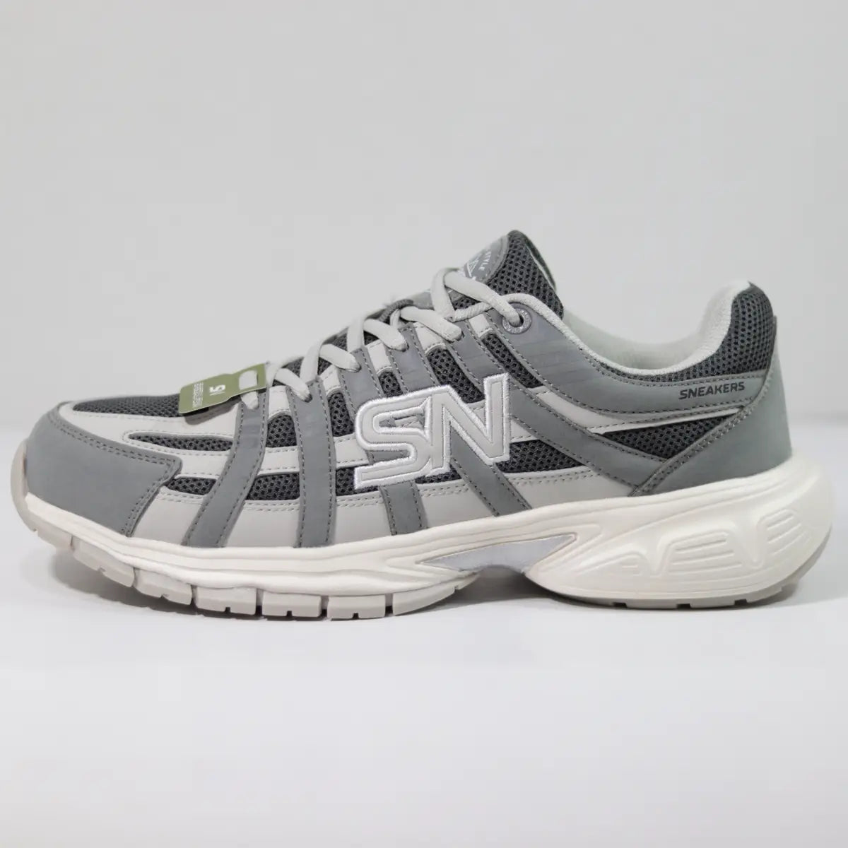 Zapatillas hombre Sneakers Supply Jaguar grises perfil lateral con diseño de malla estructurada retro