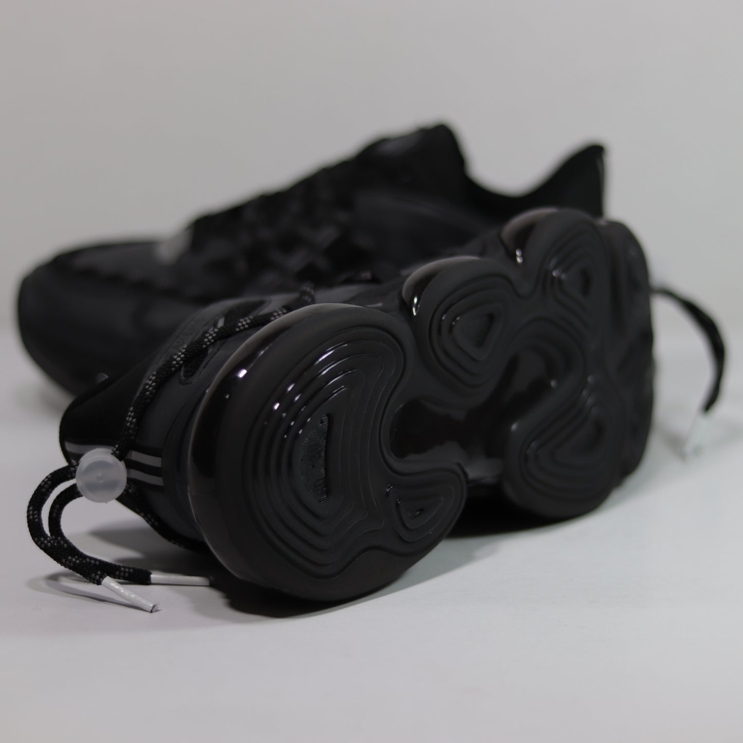 Suela exterior negra zapatillas hombre Sneakers Supply Phantom diseño de cápsulas y patrón ondulado