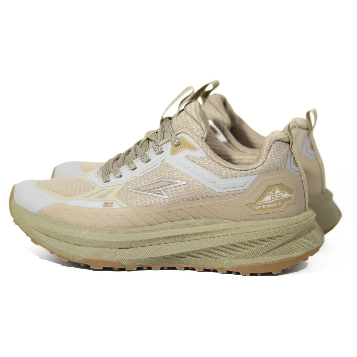 Zapatillas hombre RS Performance Prisma beige y verde oliva vista en ángulo delantero de tres cuartos