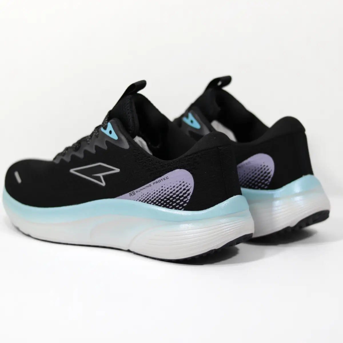 Vista trasera talón zapatillas RS Performance Protec mujer negras con detalle lila.