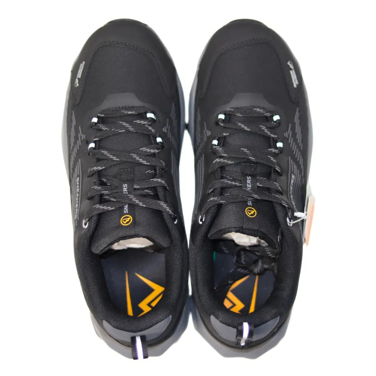Vista superior interior de zapatillas Sneakers Supply Adventure hombre negras mostrando cordones texturizados y lengüeta acolchada